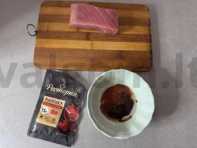 Salotas su keptu tunu ir rukola Žingsnis 1