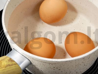 Kiaušiniai su žuvies konservais Žingsnis 1