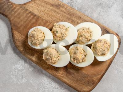 Kiaušiniai su žuvies konservais Žingsnis 3