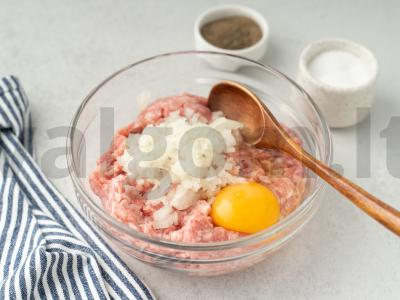 Kotletai „Meškos kojos“ Žingsnis 1