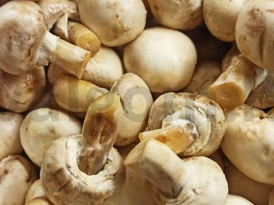 Marinuoti pievagrybiai su morkomis Žingsnis 1