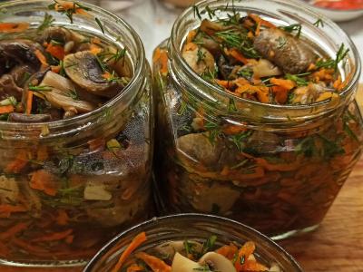 Marinuoti pievagrybiai su morkomis Žingsnis 11