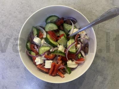 Daržovių salotas su raudonaisiais pupelėmis ir fetos sūriu Žingsnis 4