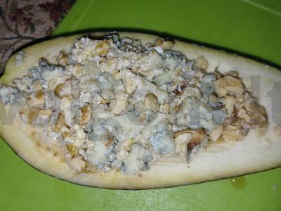 Baklažanas, įdarytas sūriu su mėlynuoju pelėsiu ir graikiniais riešutais Žingsnis 3