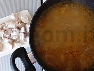 Marinuotų agurkų sriuba su perliniu miežiu vištienos sultinyje Žingsnis 7