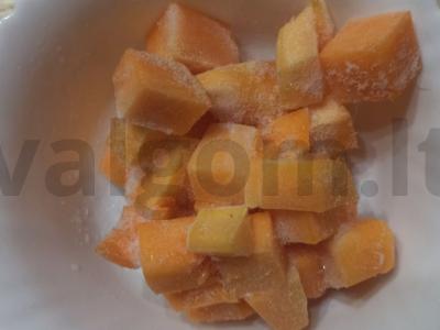 Moliūgų ir kukurūzų košė lėtoje viryklėje Žingsnis 1