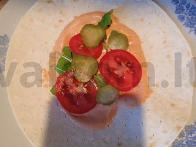 Tortilija su vištienos stripsais ir daržovėmis Žingsnis 5