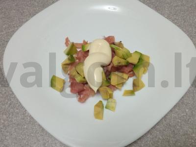 Avokado ir rūkytos lašišos užtepas ant tostų Žingsnis 3