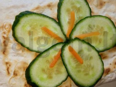 Namų šašlykas su vištienos filė ir daržovėmis pagrindine nuotrauka