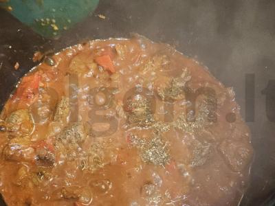 Jautienos guliašas lėtoje viryklėje Žingsnis 5