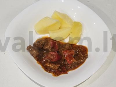 Jautienos guliašas lėtoje viryklėje Žingsnis 7