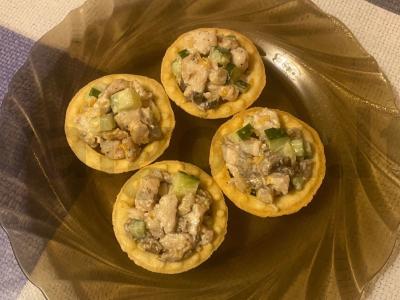 Mėsos tartaletės „Bonjour“ su grybais ir agurku pagrindine nuotrauka