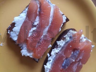 Sumuštiniai su silke, rukola ir agurku Žingsnis 3