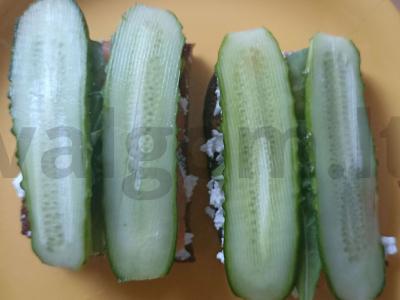 Sumuštiniai su silke, rukola ir agurku pagrindine nuotrauka