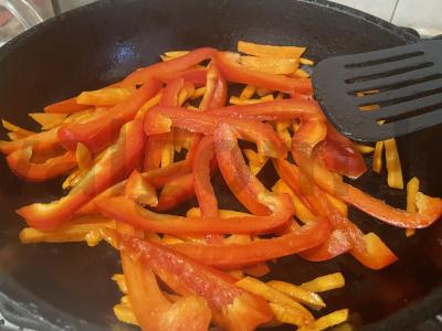 Troškinta raudona pupelė keptuvėje su pomidorų pasta Žingsnis 4