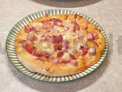 Pica su mėsos asorti pagrindine nuotrauka