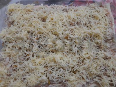 Pica su rūkytomis mėsos ir sūriu Žingsnis 5