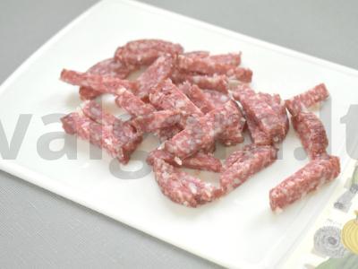 Bulvių salotas su pomidorais ir žirneliais Žingsnis 2