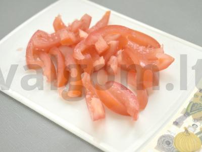 Bulvių salotas su pomidorais ir žirneliais Žingsnis 3