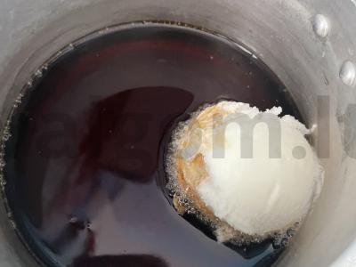 Kokteilis su ledais tamsiame aluje Žingsnis 1