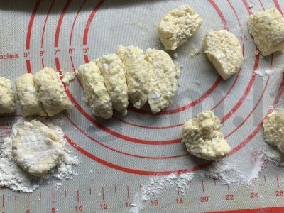 Patingėlių virtinukai su šaldytomis vyšniomis Žingsnis 5