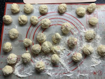 Patingėlių virtinukai su šaldytomis vyšniomis Žingsnis 7