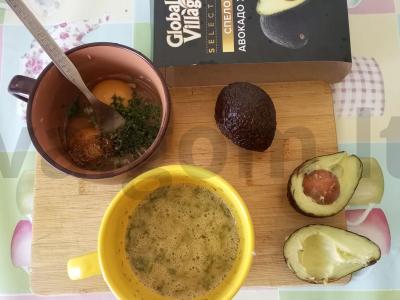 Kiaušinių blynai su avokado įdaru Žingsnis 3