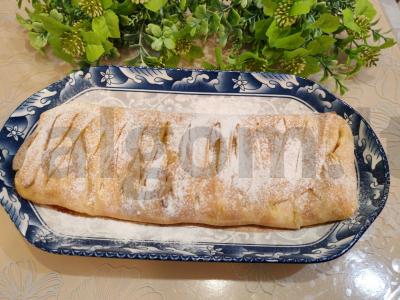 Varškės ir džemo pyragas pagrindine nuotrauka