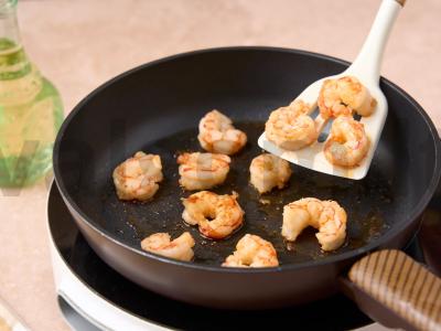 Rudieji ryžiai su kiaušiniu ir krevetėmis Žingsnis 2