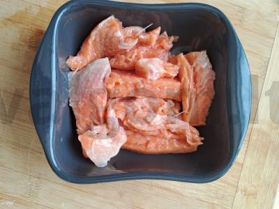 Kepta upėtakis su daržovėmis ir mocarela Žingsnis 1