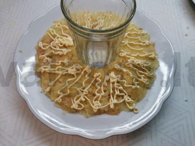 Salotas „Granatų apyrankė“ su rūkytomis vištienos krūtinėlėmis Žingsnis 7