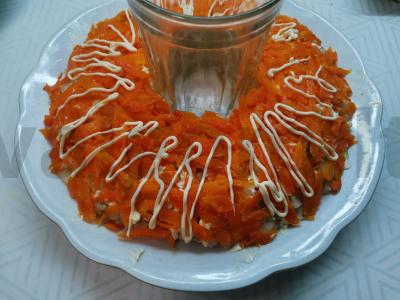 Salotas „Granatų apyrankė“ su rūkytomis vištienos krūtinėlėmis Žingsnis 10