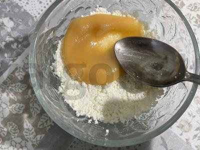 Varškės desertas su kokosų ir šokolado trupiniais Žingsnis 2