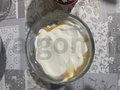 Varškės desertas su kokosų ir šokolado trupiniais Žingsnis 3