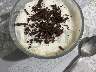 Varškės desertas su kokosų ir šokolado trupiniais Žingsnis 5