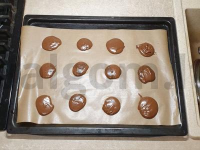 Šokoladiniai sausainiai su cukrumi iš kanų Žingsnis 6