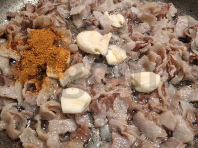 Skani vištienos ir šoninės makaronų patiekalas grietinėlės padaže Žingsnis 1