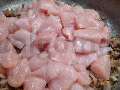 Skani vištienos ir šoninės makaronų patiekalas grietinėlės padaže Žingsnis 2