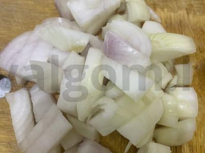 Vištienos sriuba su bulvėmis ir karčio prieskoniu Žingsnis 3