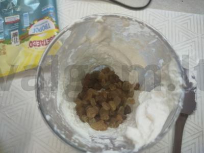 Varškės masė su razinomis Žingsnis 2