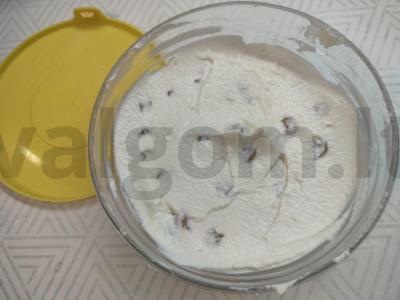 Varškės masė su razinomis pagrindine nuotrauka