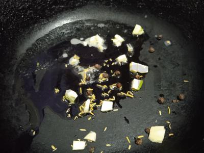 Jautienos steikas, keptas su rozmarinu, česnaku ir jūros druska Žingsnis 2