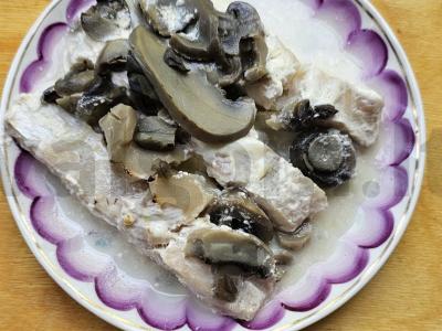 Ešerio filė su grybais orkaitėje pagrindine nuotrauka