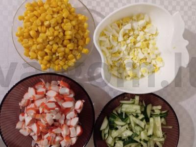 Naujųjų metų krabų salotas tartaletėse Žingsnis 1