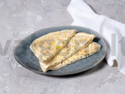 Čudu su Adygei sūriu pagrindine nuotrauka