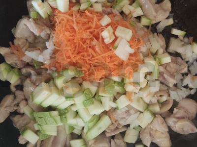 Ryžiai su vištiena ir daržovėmis Žingsnis 3