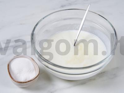 Lengvas tortas su grietinės kremu Žingsnis 2