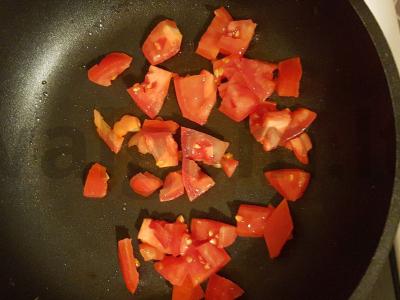 Kiaušinių skramblys su pomidorais ir sūriu Žingsnis 2