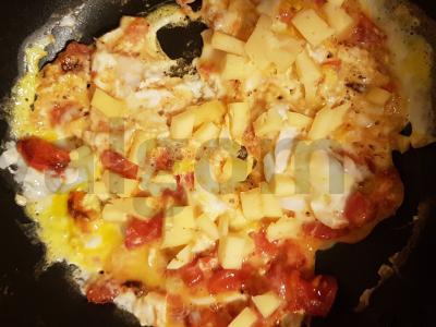 Kiaušinių skramblys su pomidorais ir sūriu Žingsnis 6