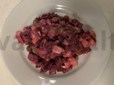 Rudens salotos su konservuotais žirneliais ir burokėliais Žingsnis 5